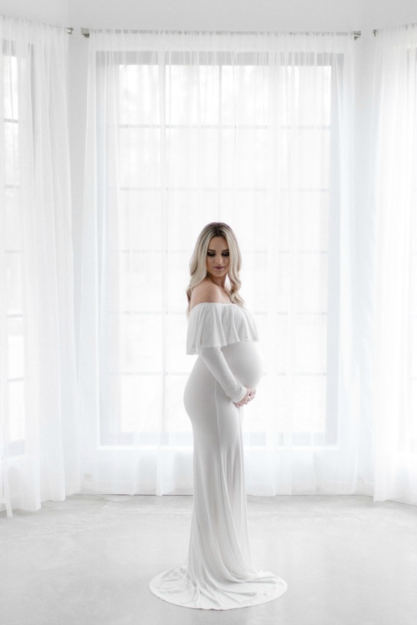 21 classy maternity photo shoot ideas — The Organized Mom Life