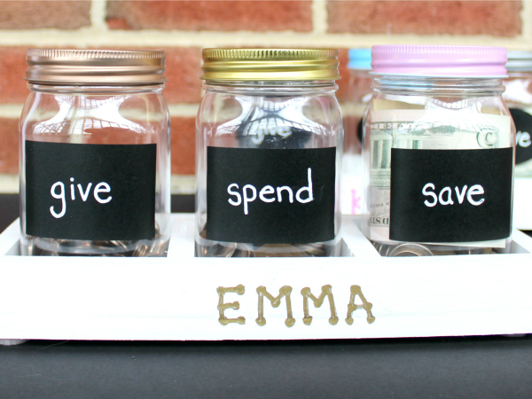DIY bank for kids: How to use plastic mason jars to make a spend, save, give bank for kids